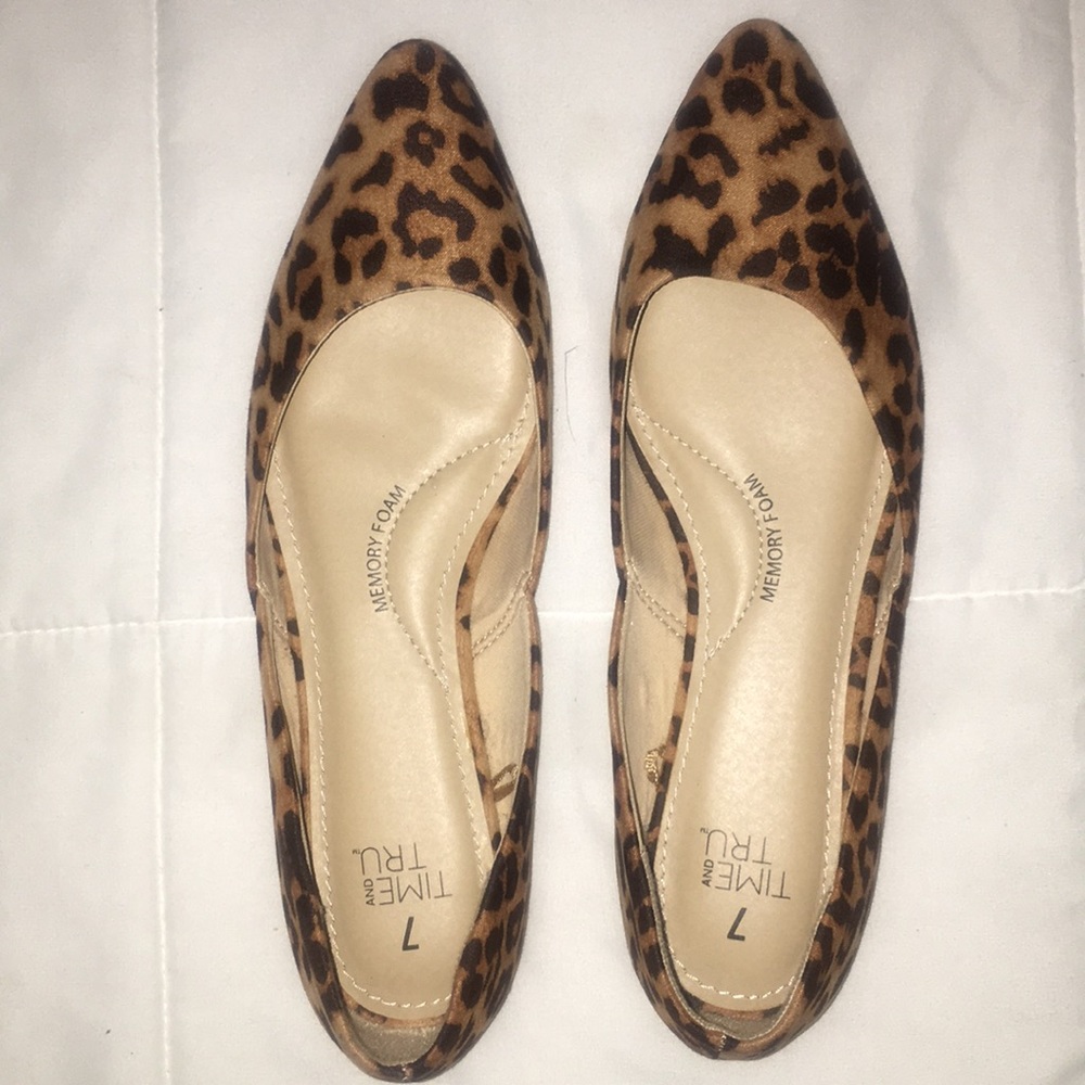 Time & Tru Leopard slip on size 7 NWOT